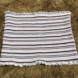 Strips Hollister tube top!